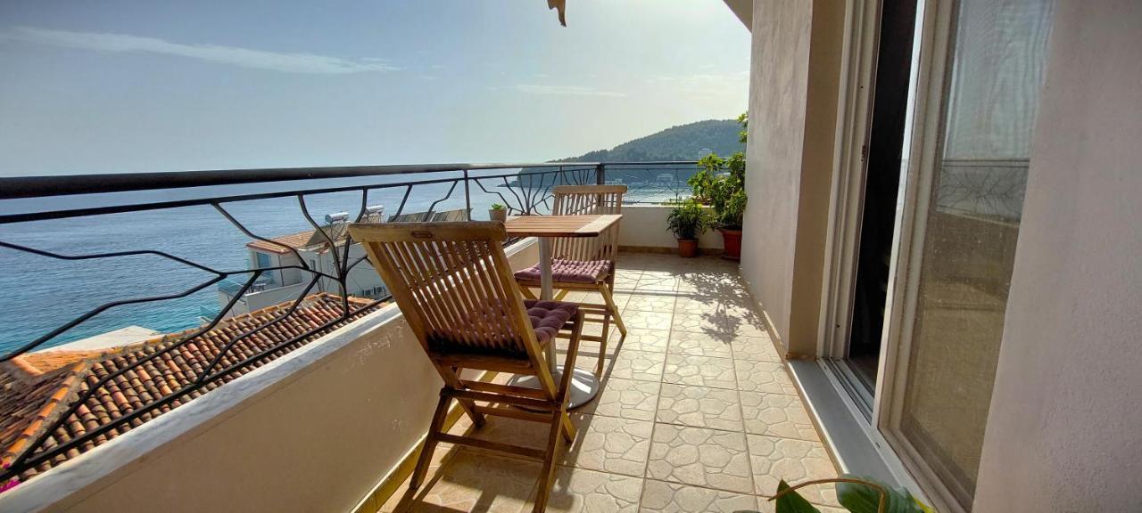 Beleri House Hotel Himare Exterior photo